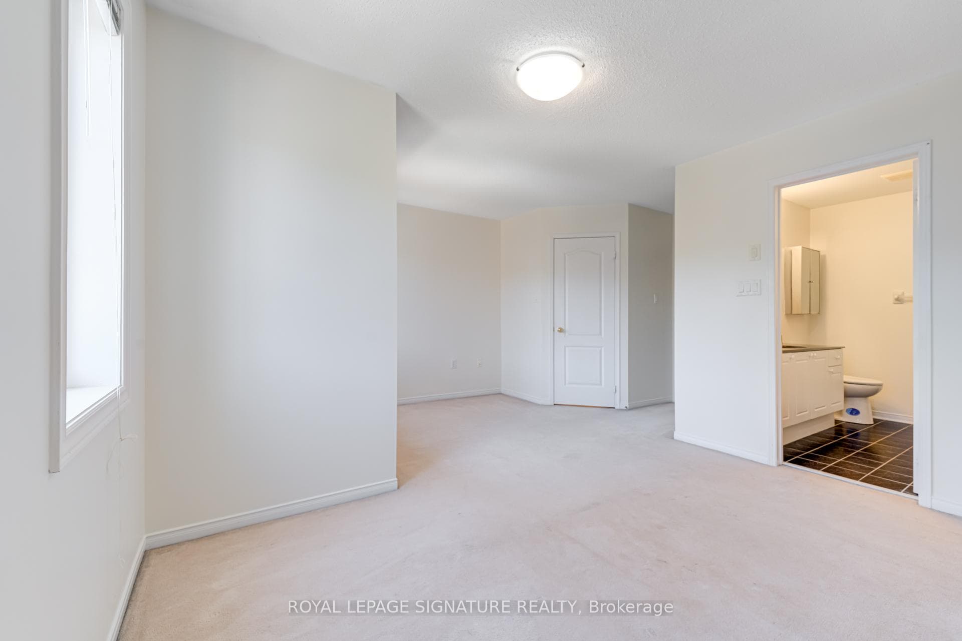 5530 Glen Erin Drive Unit 137 photo 15