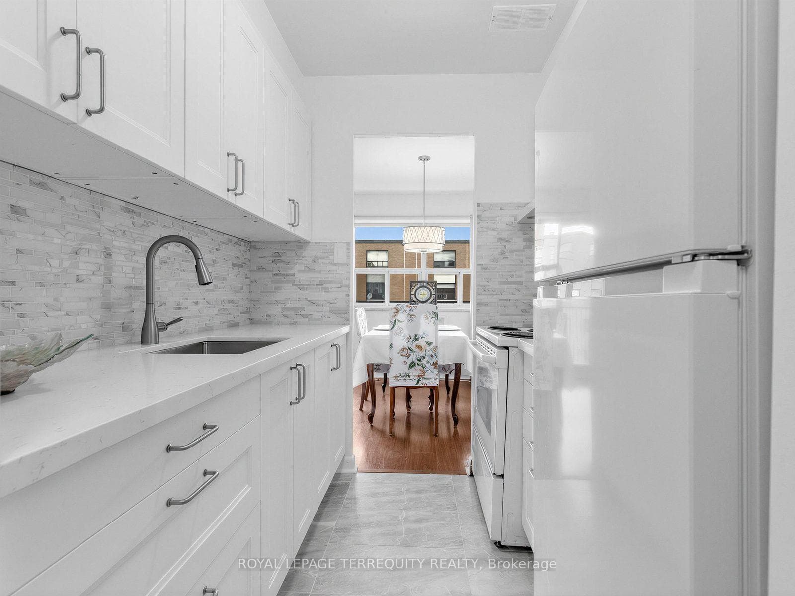 8 Kingsbridge Court Unit 404 photo 8