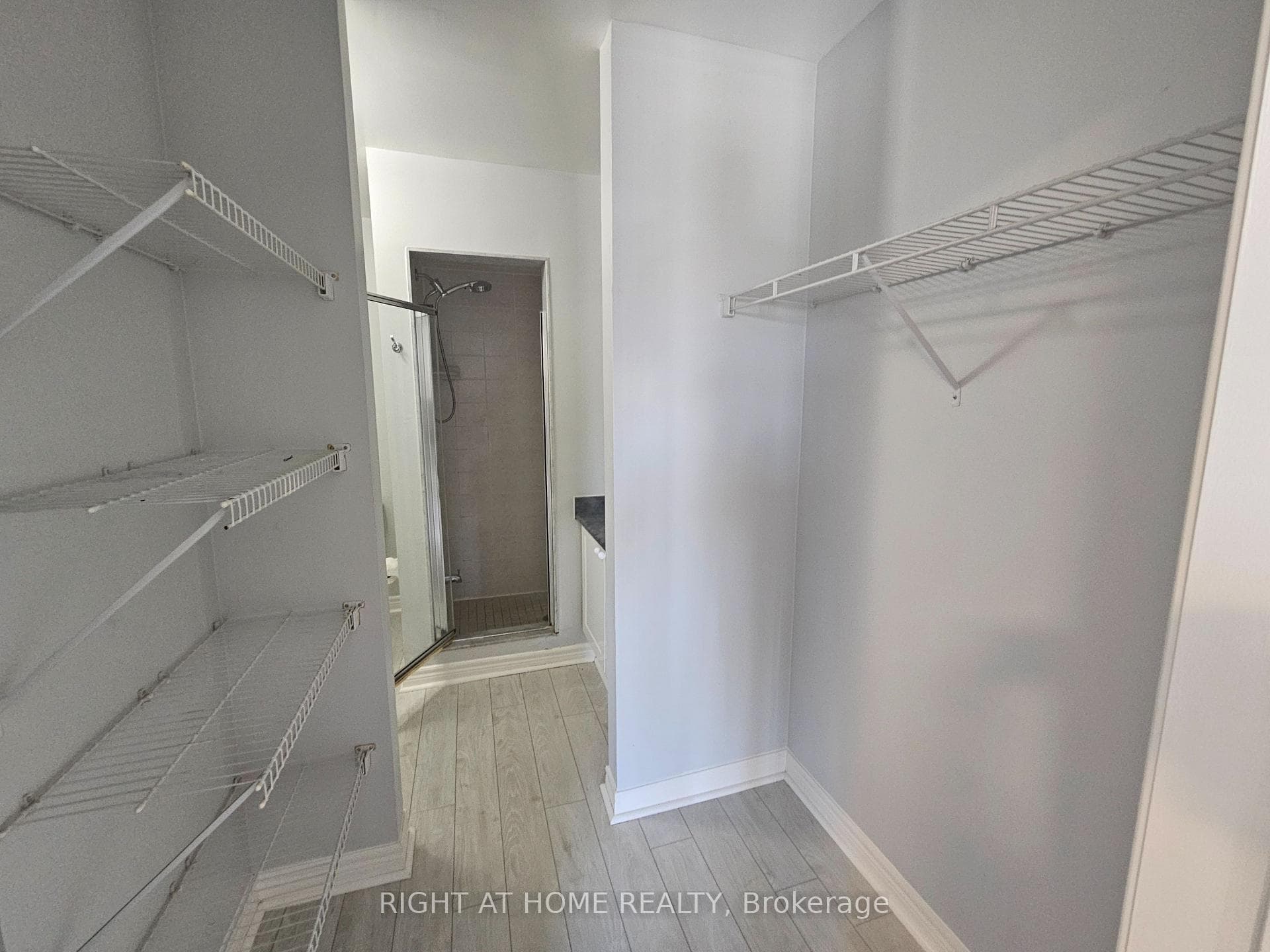 611 Liverpool Road photo 9