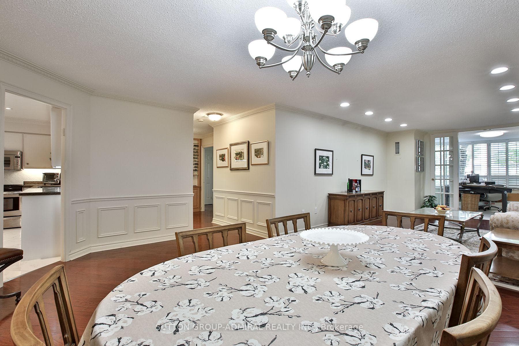 333 Clark Avenue Unit 106 photo 7