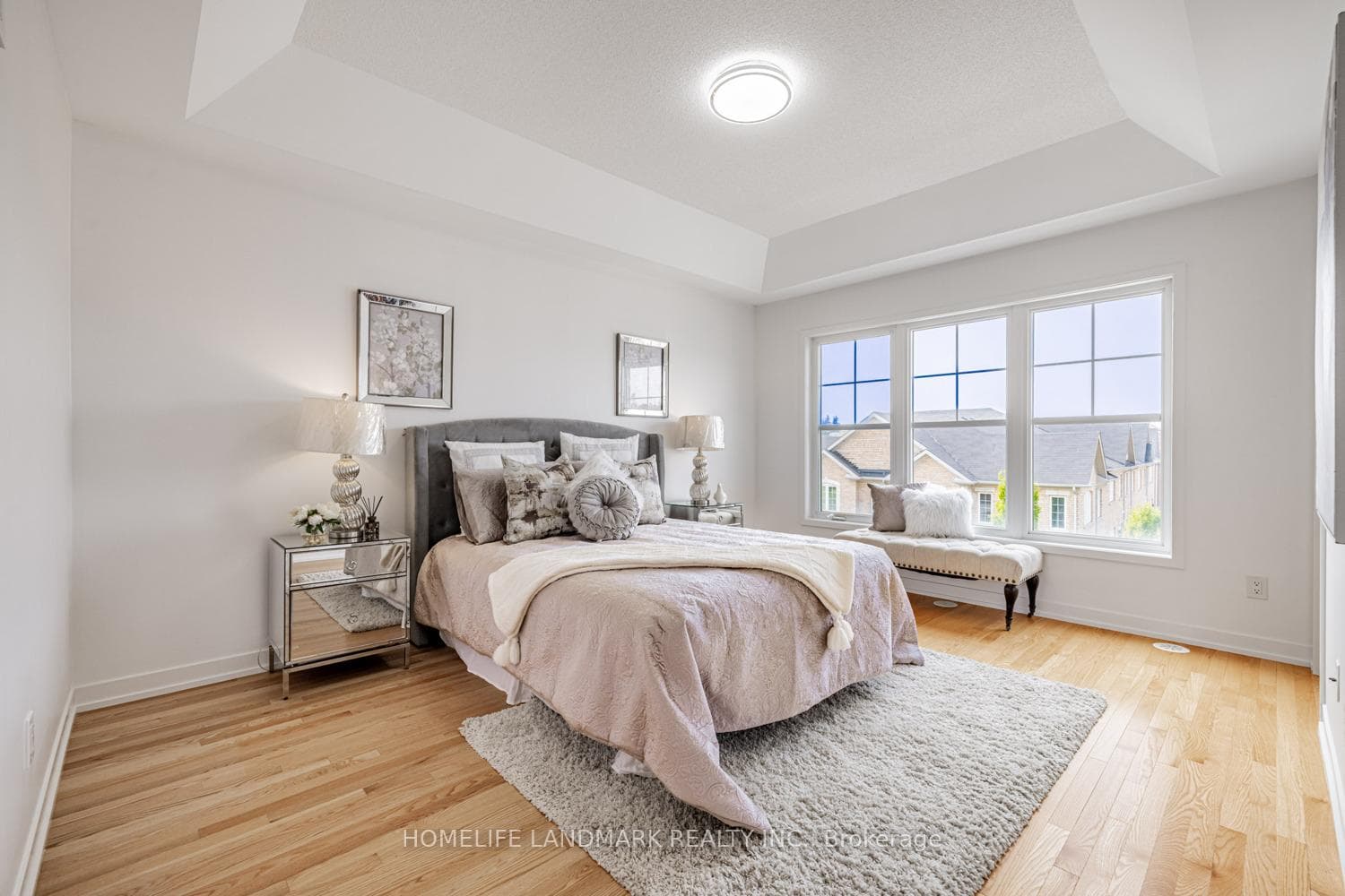10606 Bathurst Street photo 11