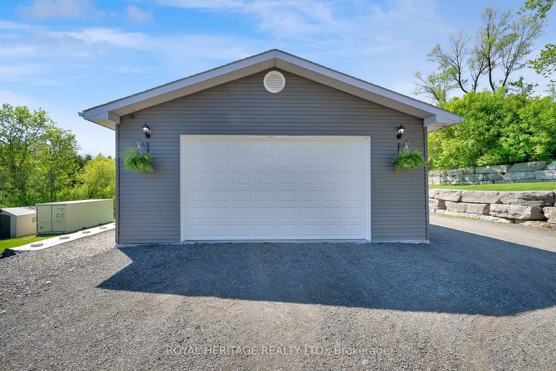 Shop with 16' door