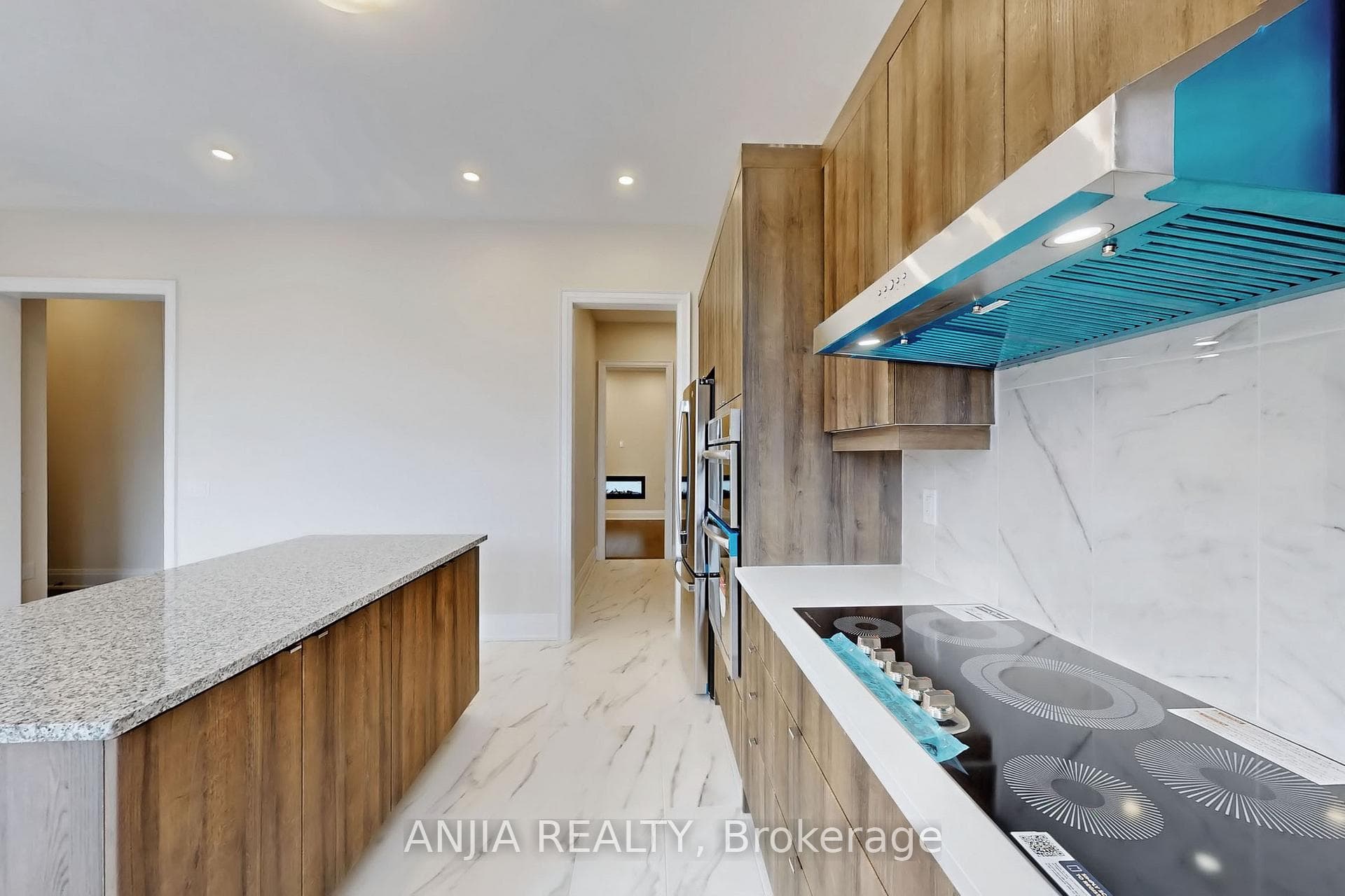 86 Angus Morton Crescent photo 15