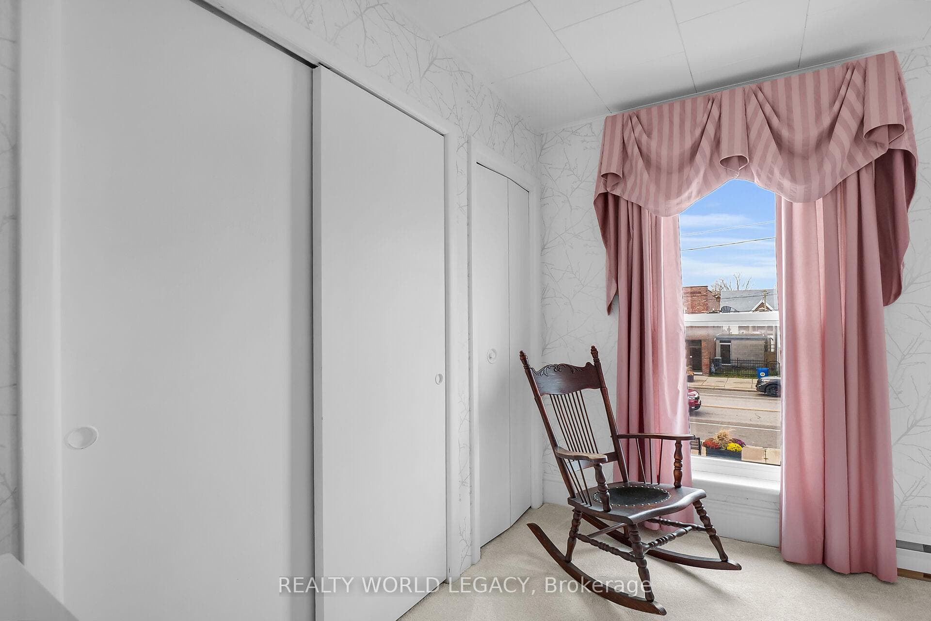 603 Broadway Street photo 37