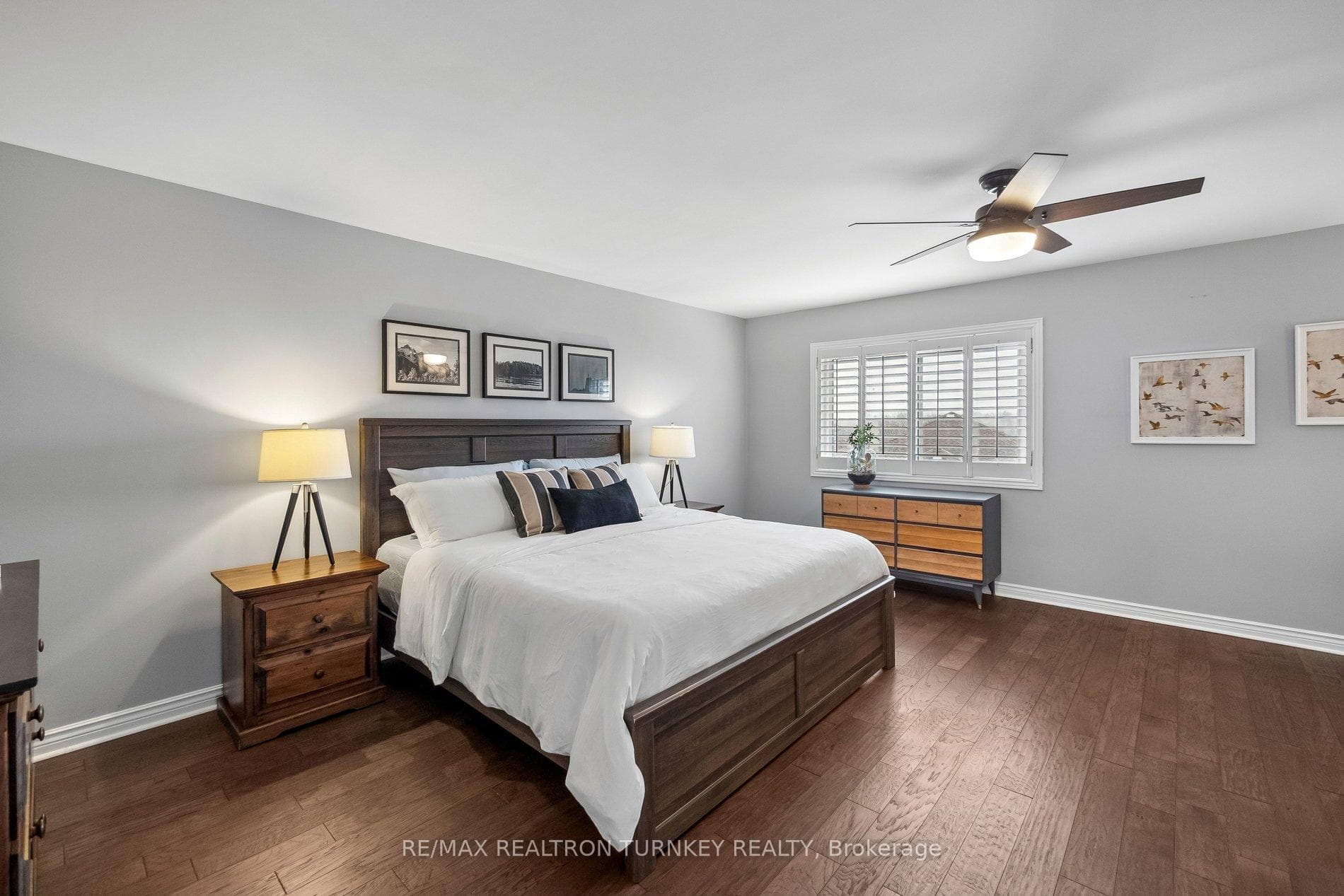 Luxurious primary retreat w Hardwood Floors