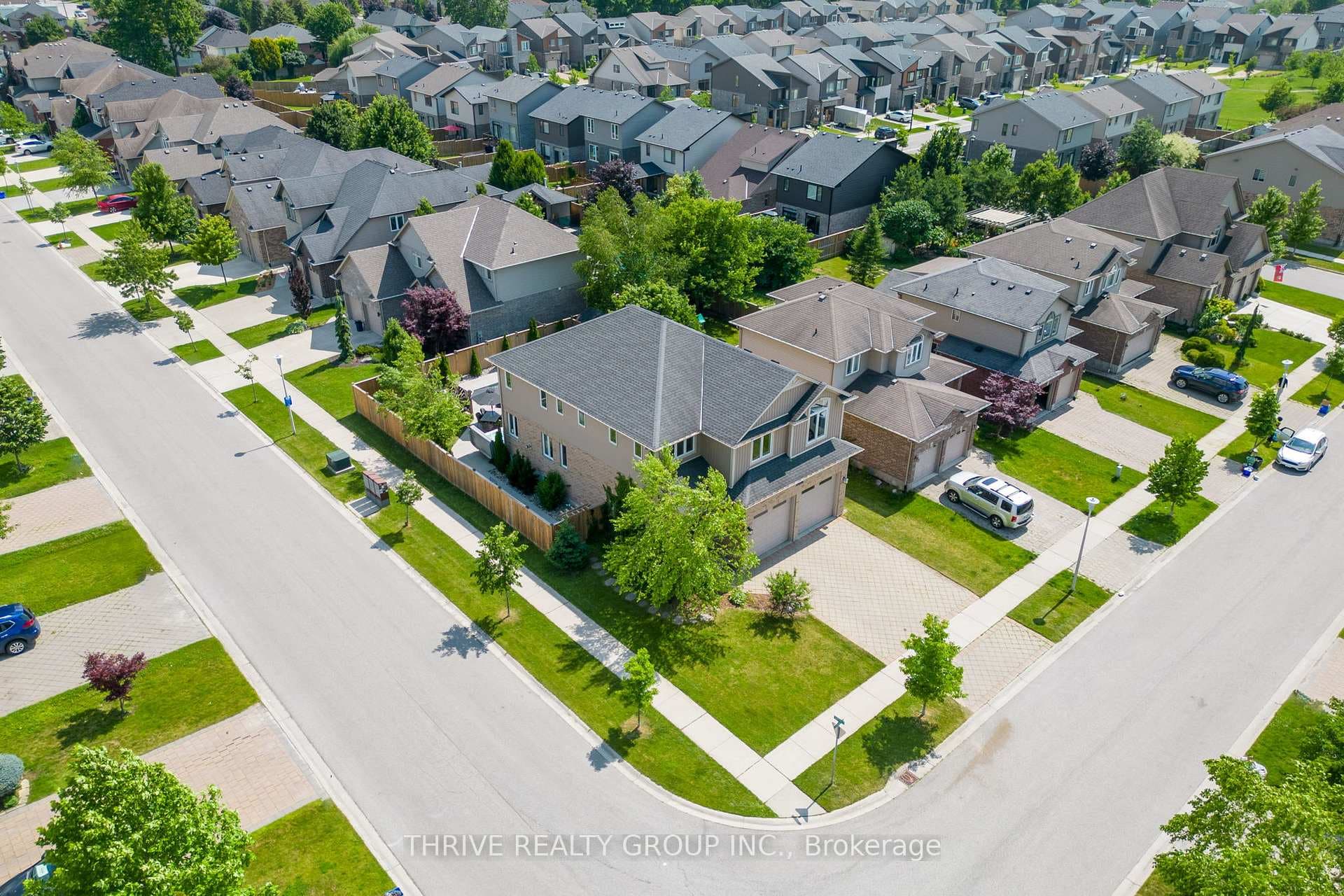 1903 Jubilee Crescent photo 44
