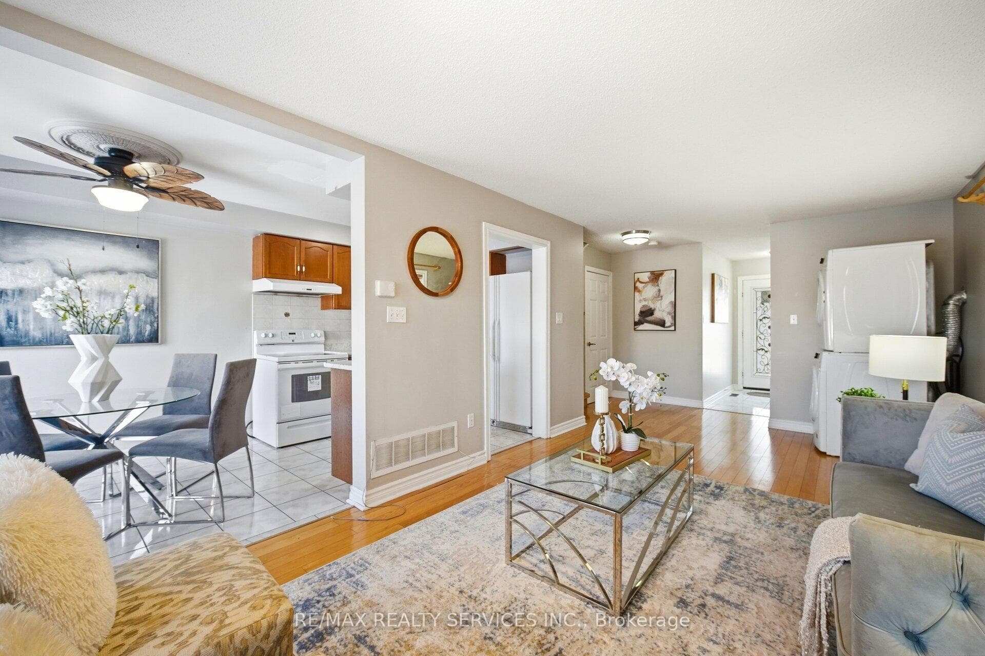 122 Twin Pines Crescent photo 12