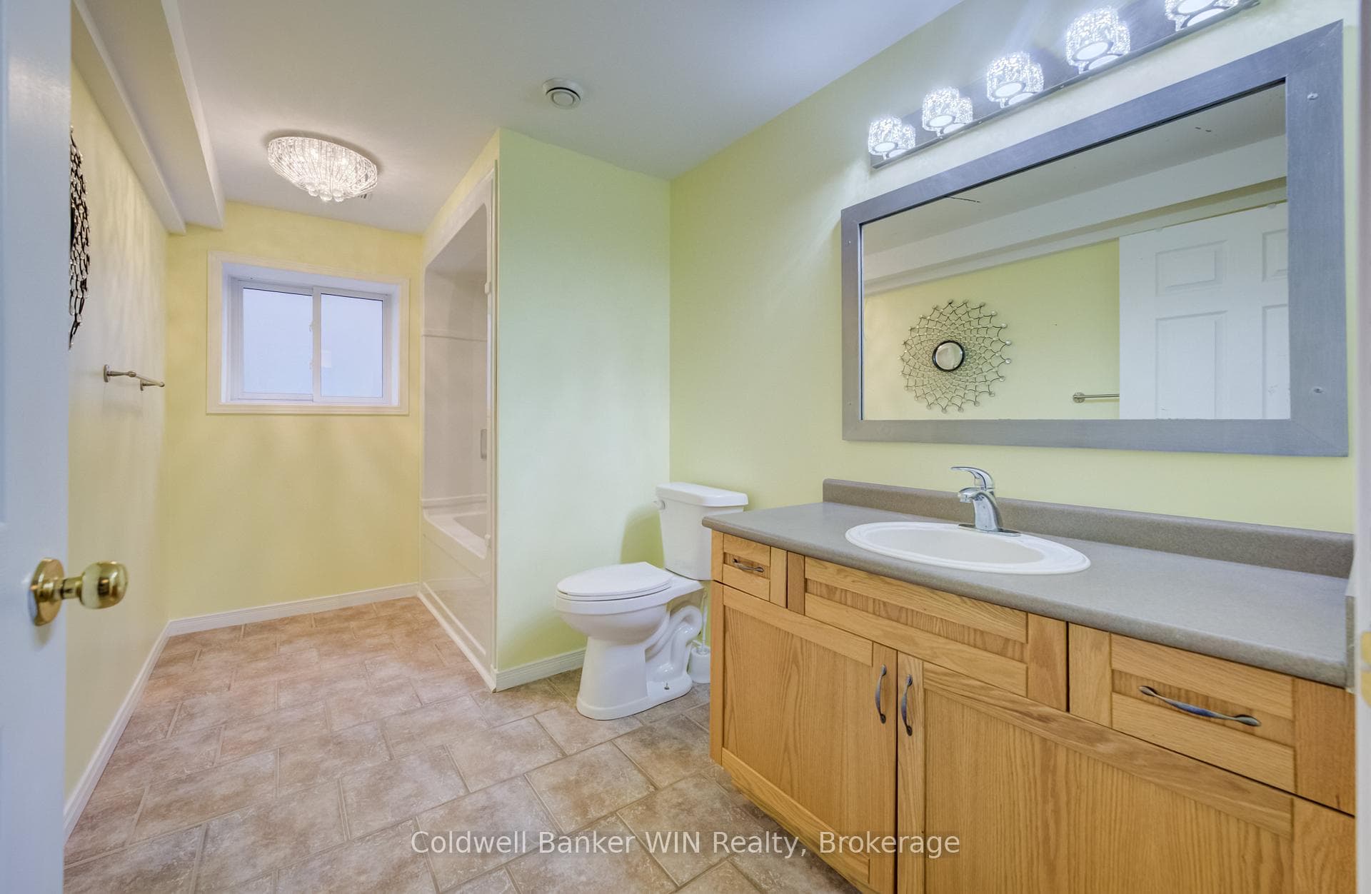 490 King Street photo 28