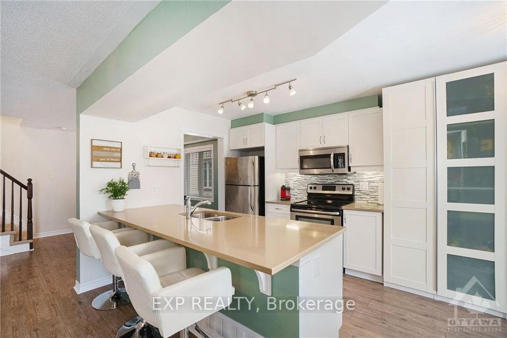 439 WHITE ARCTIC Avenue photo 10