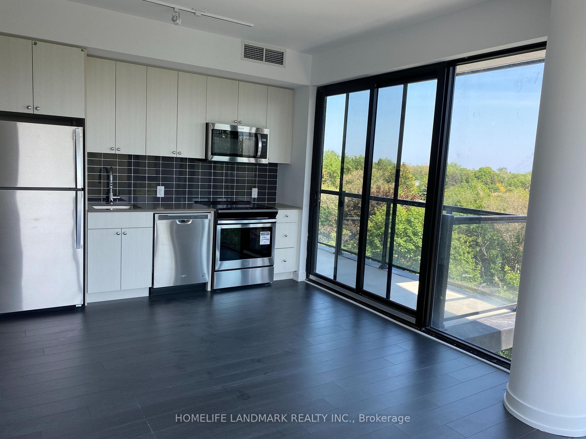 2799 Kingston Road Unit 605 photo 3