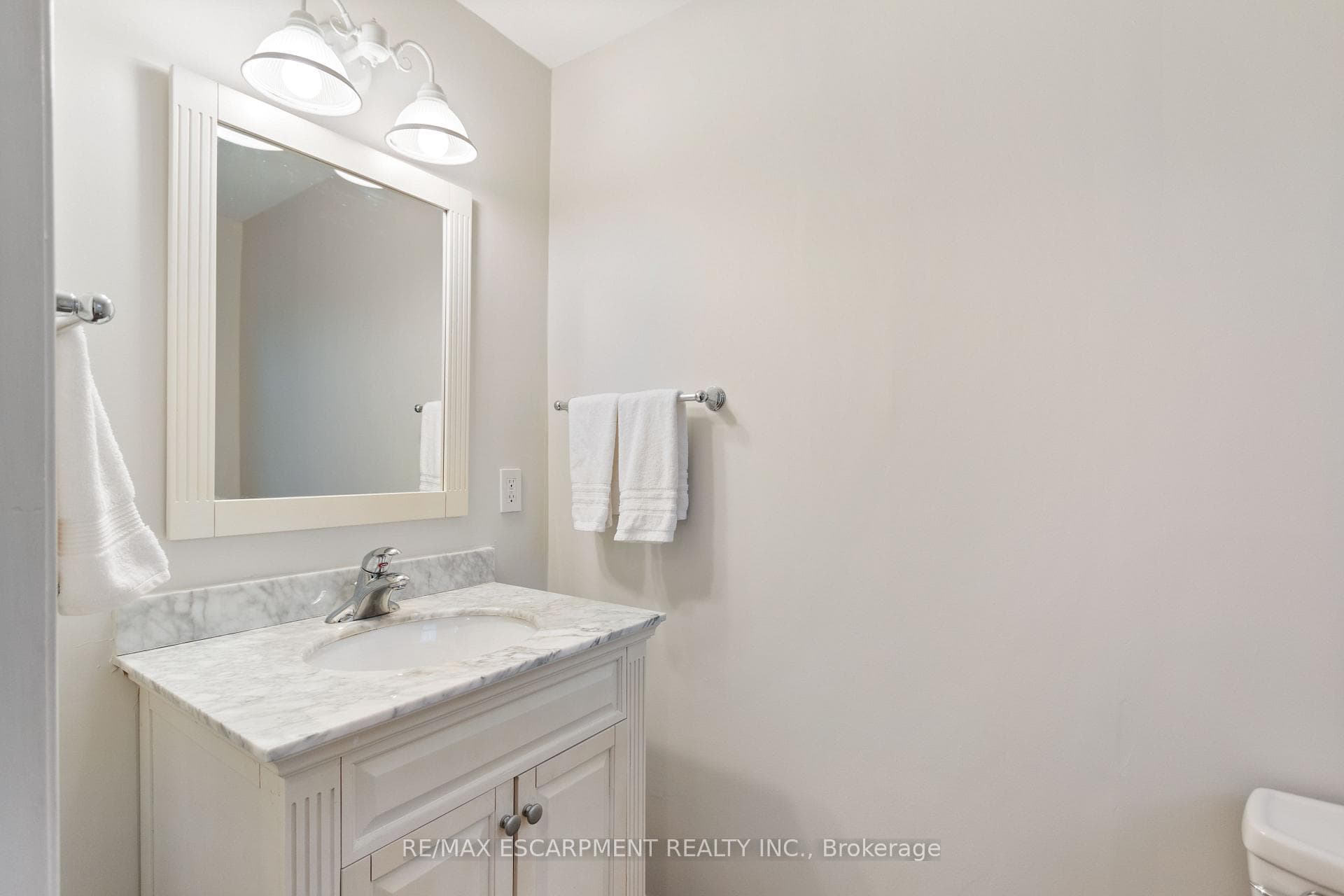 24 Norfolk Avenue photo 19