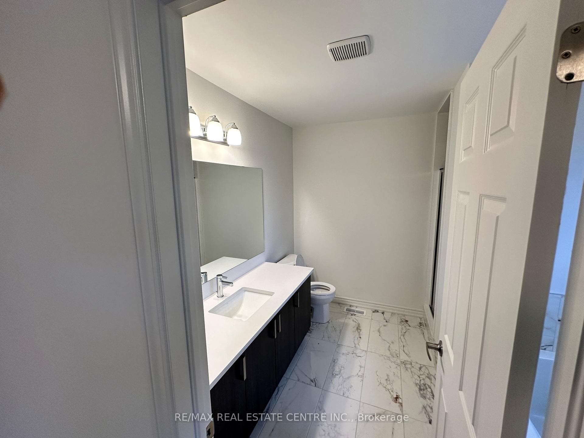 220 Elliot Avenue photo 15