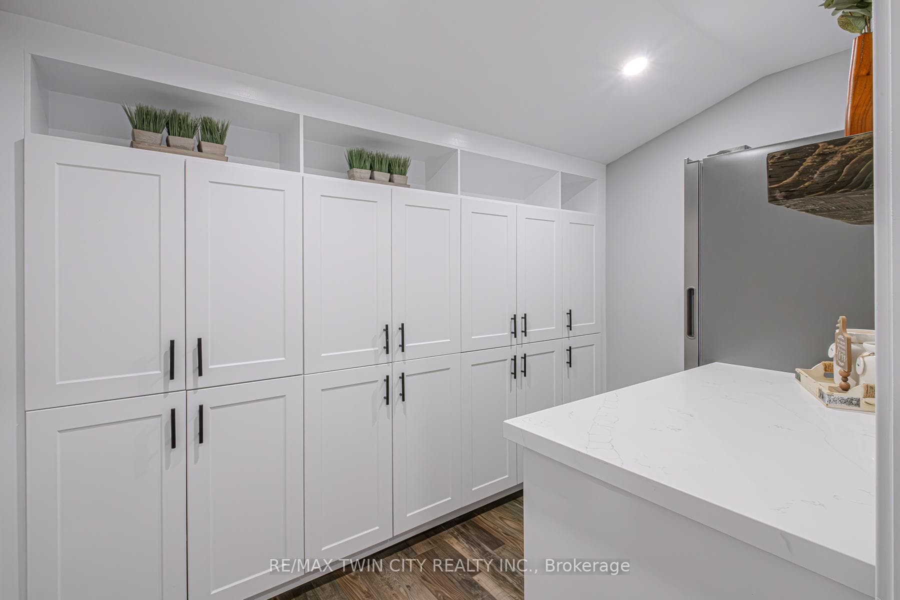 83 Wood Street photo 15