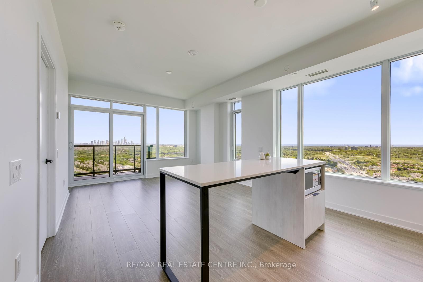 2495 Eglinton Avenue Unit 2603 photo 6