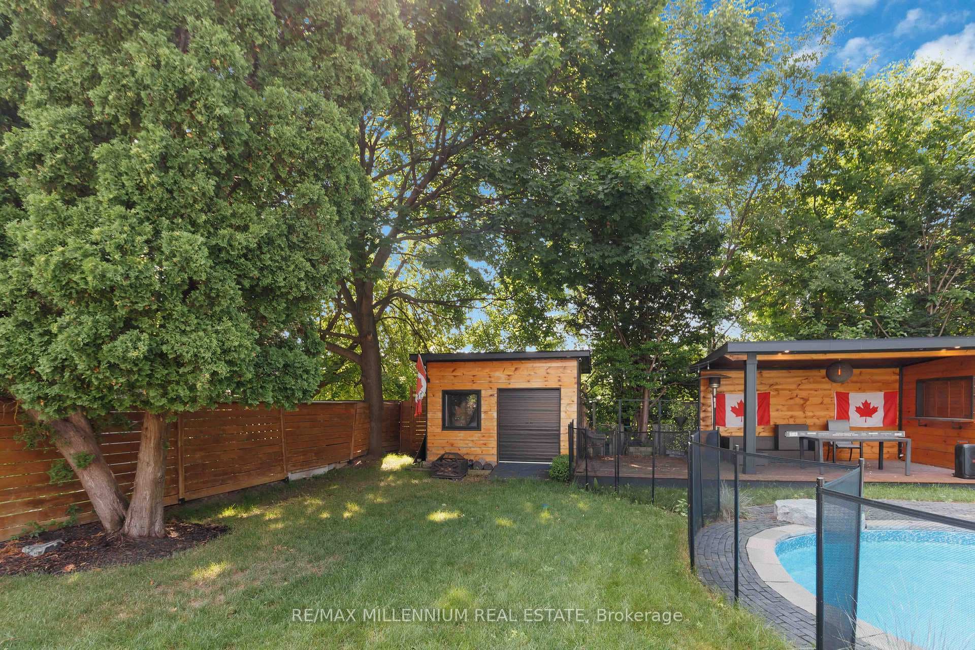 250 Daphne Avenue photo 42