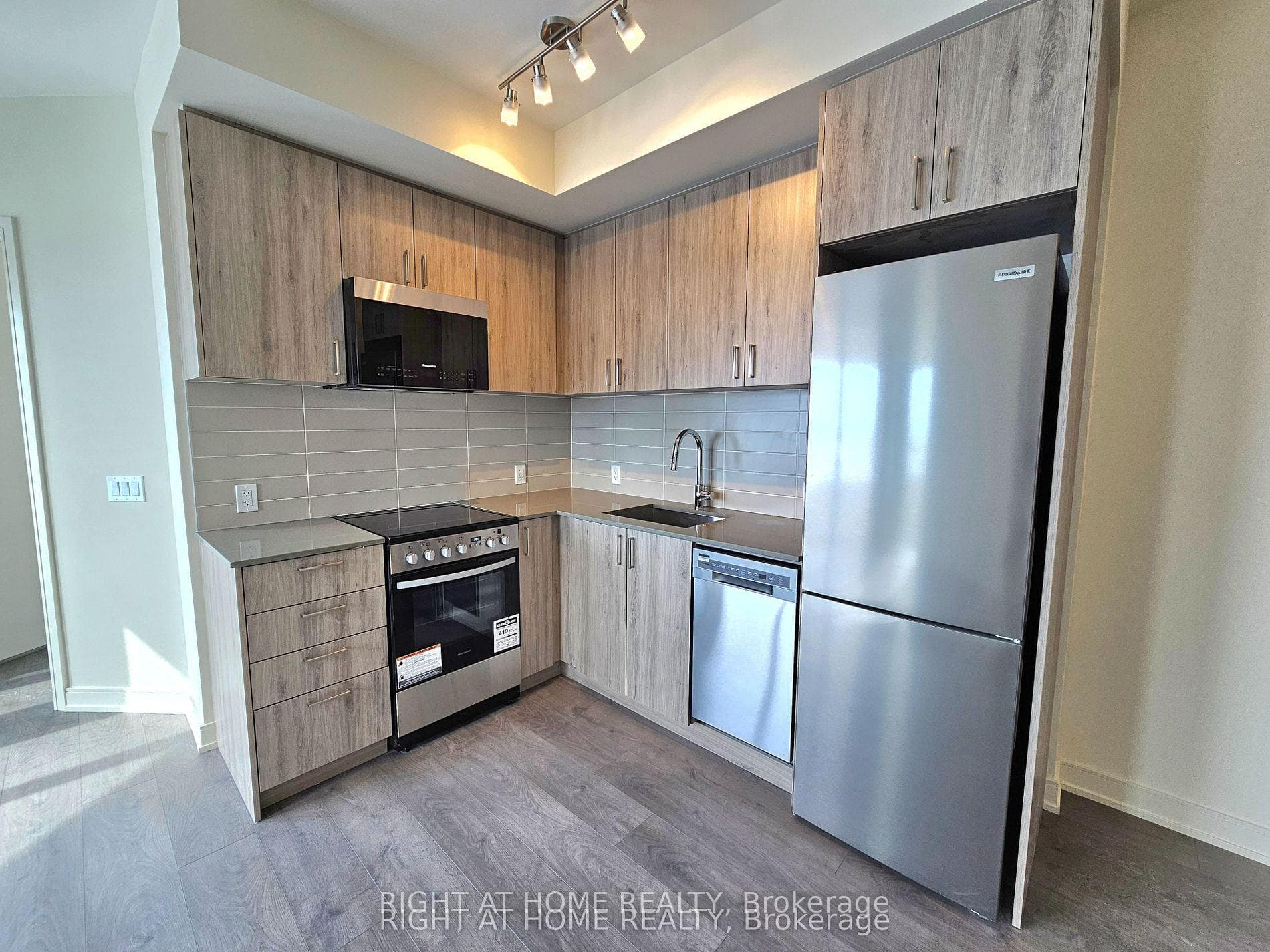8020 Derry Road Unit 2109 photo 8