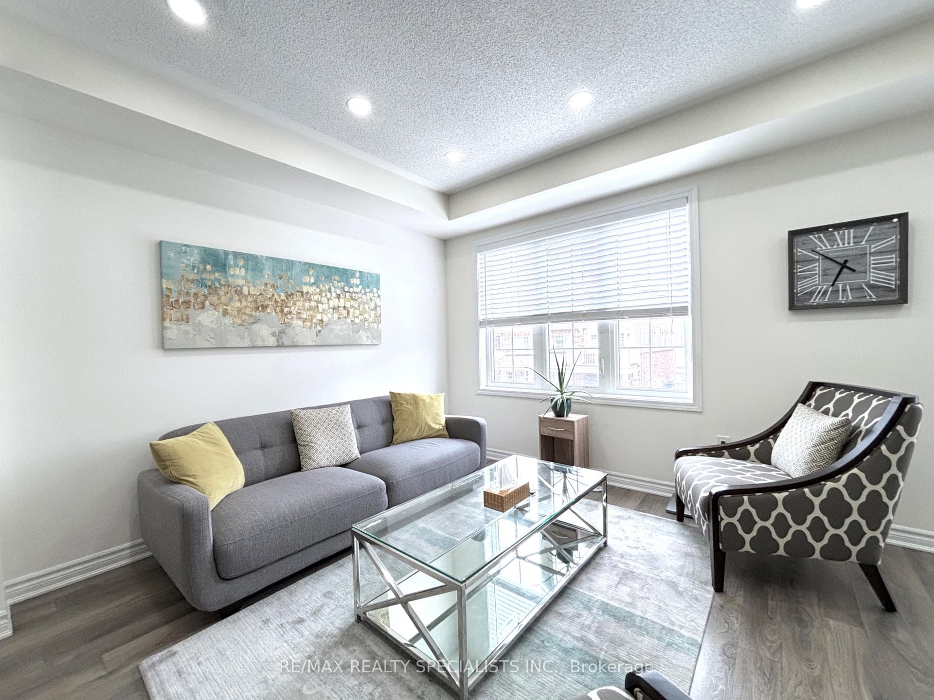1578 Leblanc Court photo 6