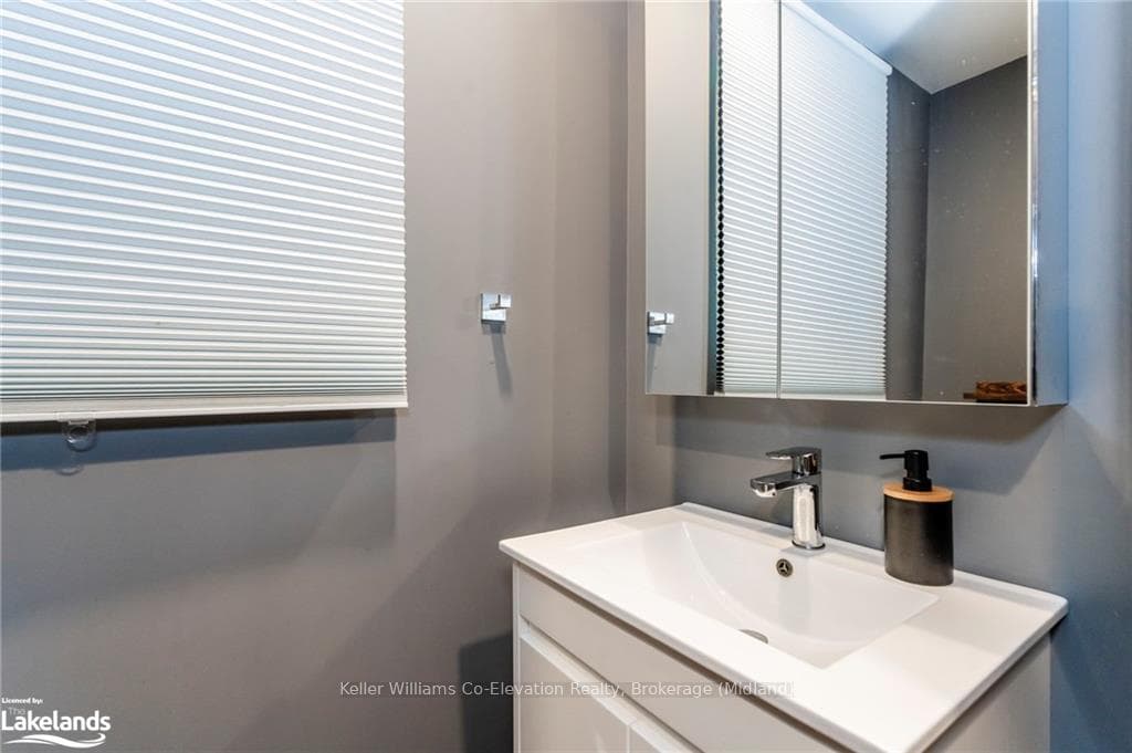 1694 TINY BEACHES Road photo 20