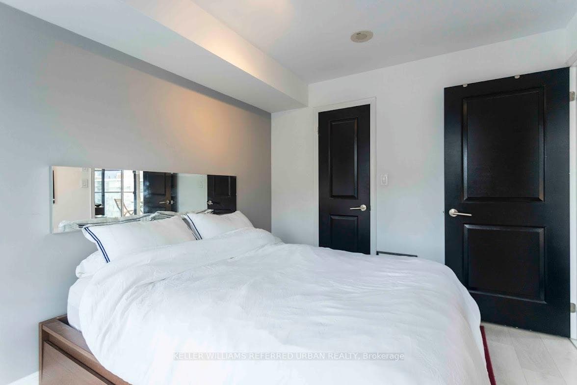 400 Adelaide Street Unit 1612 photo 14