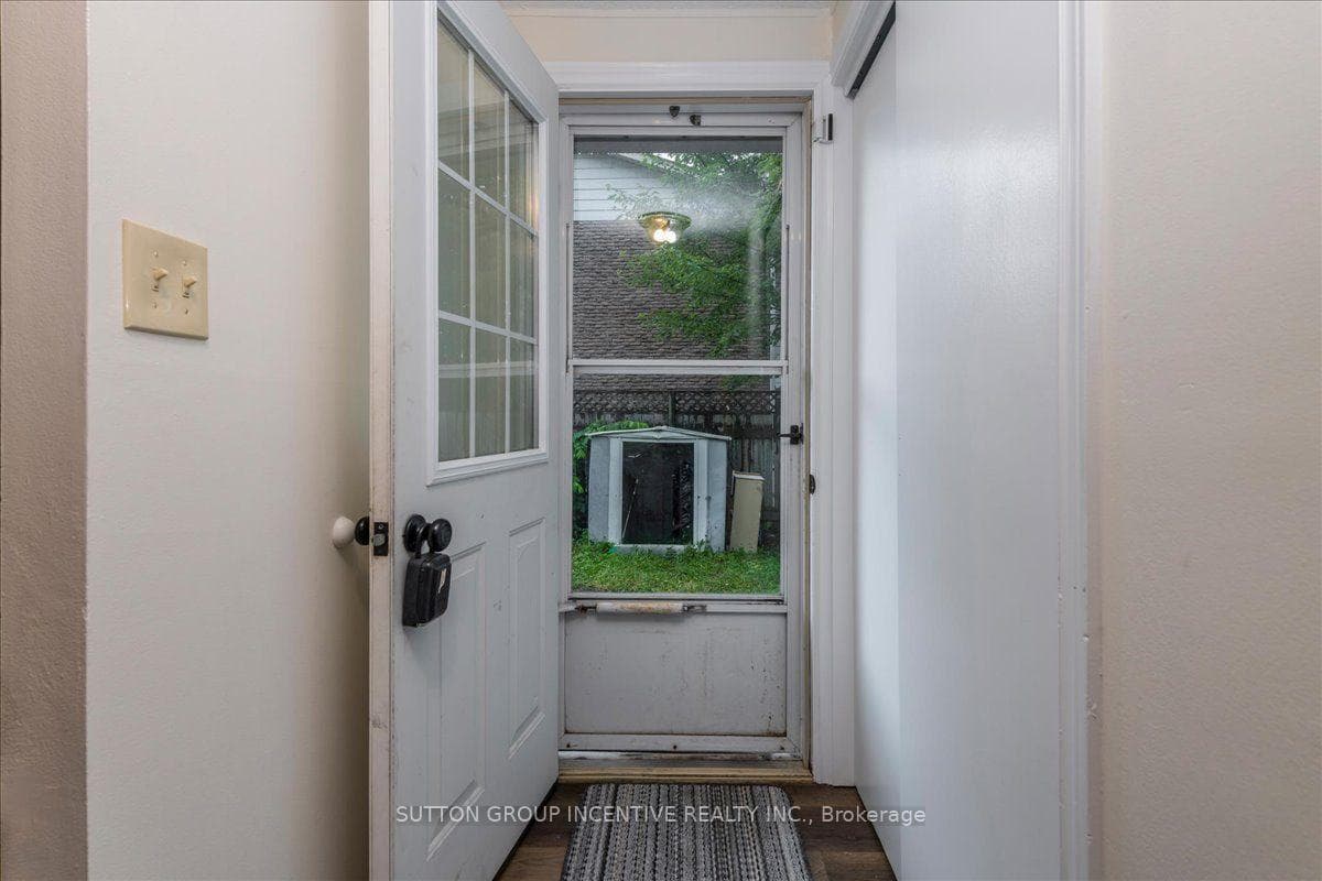159 Toronto Street photo 4