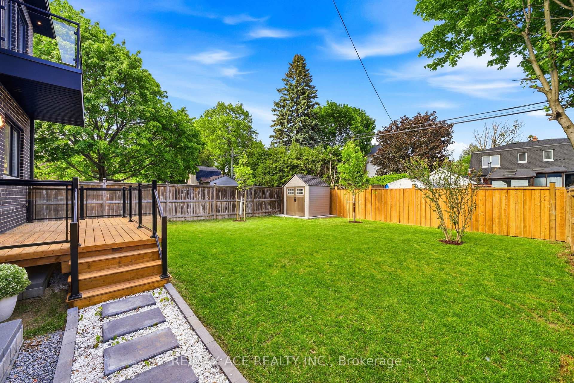 61 Harewood Avenue photo 45