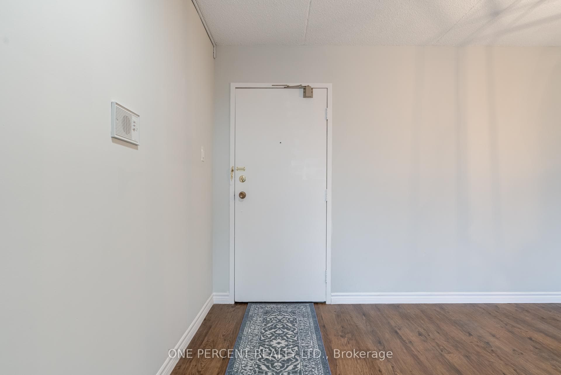 15390 Yonge Street Unit 406 photo 6