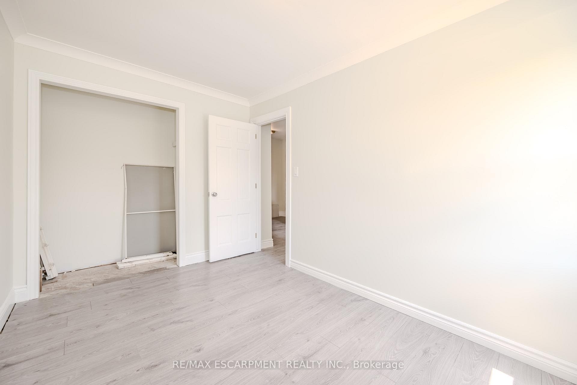 177 Beach Road photo 31
