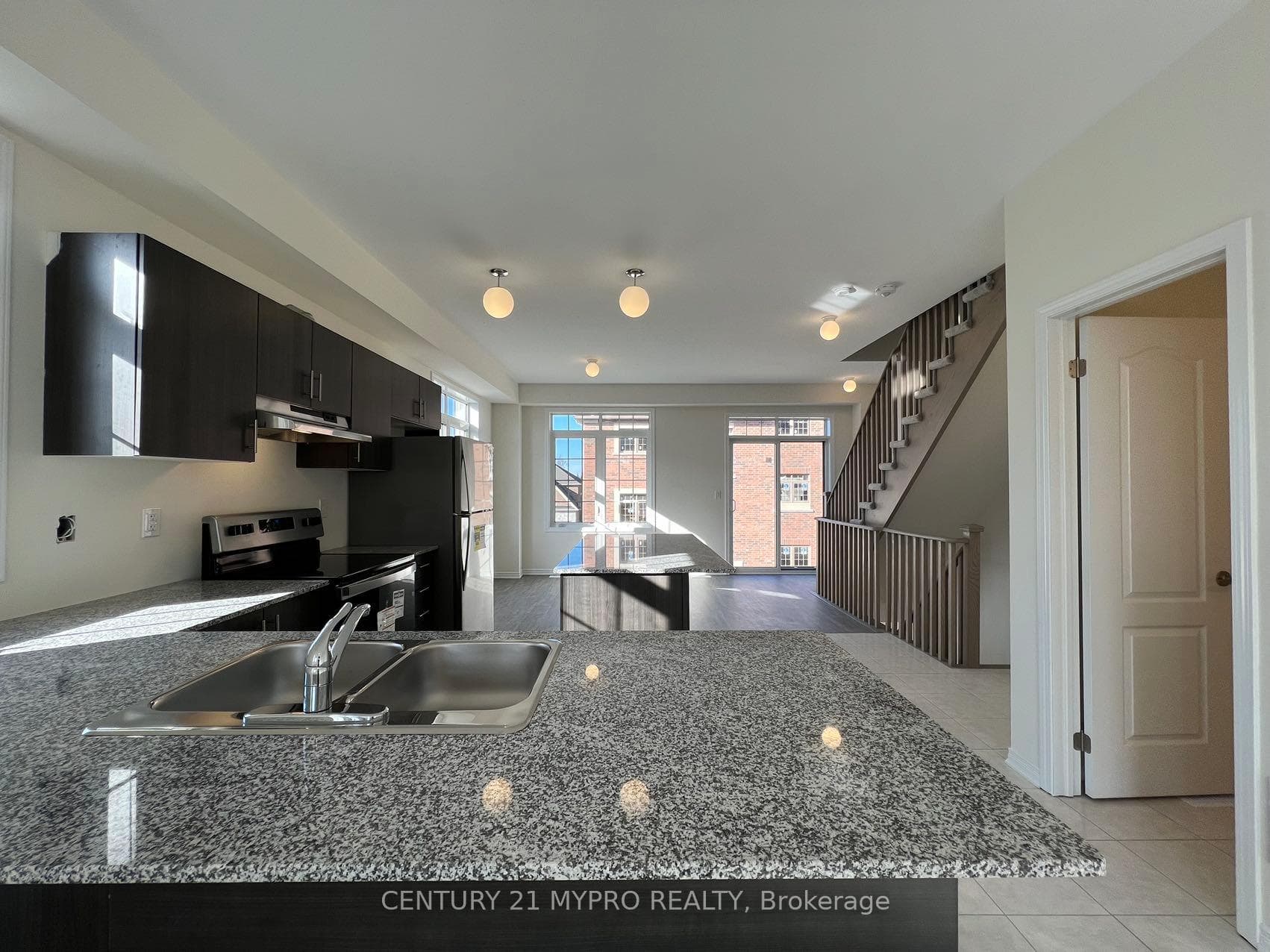 2 Healthcote Lane photo 18
