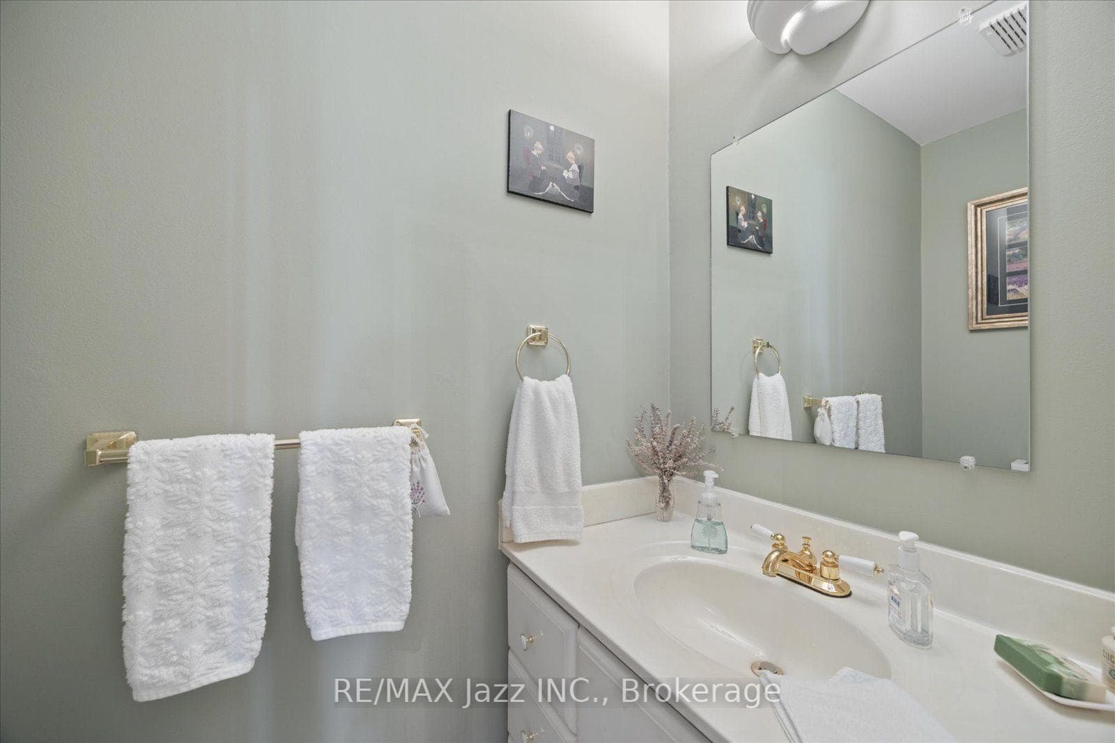 38 Trinity Crescent photo 21