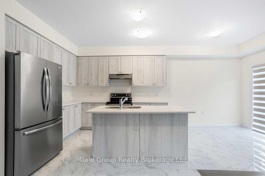 456 ADELAIDE Street photo 7