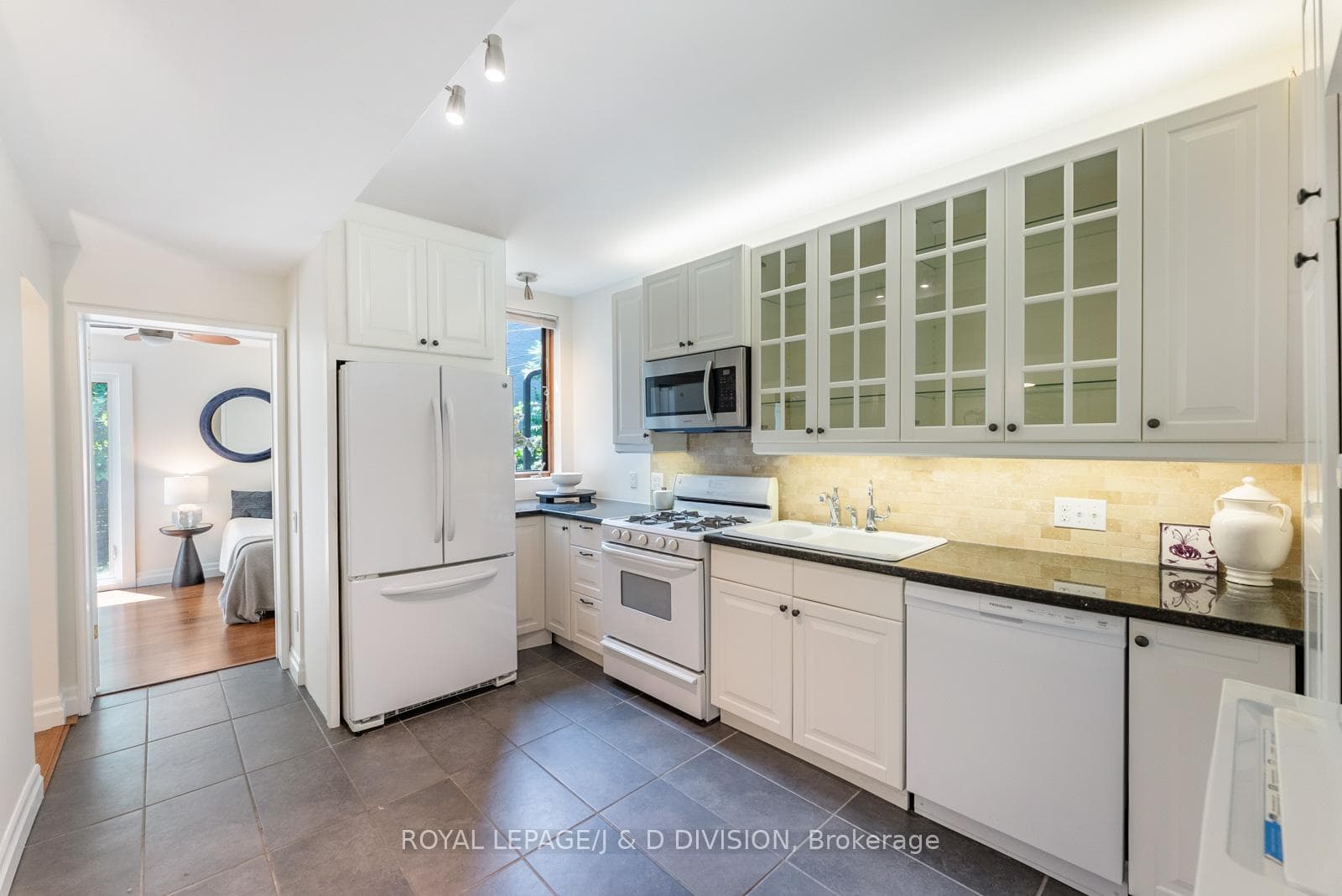 Main Unit Kitchen