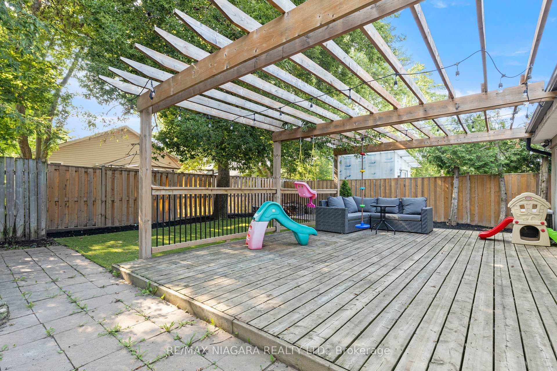 69 Wellington Street photo 25