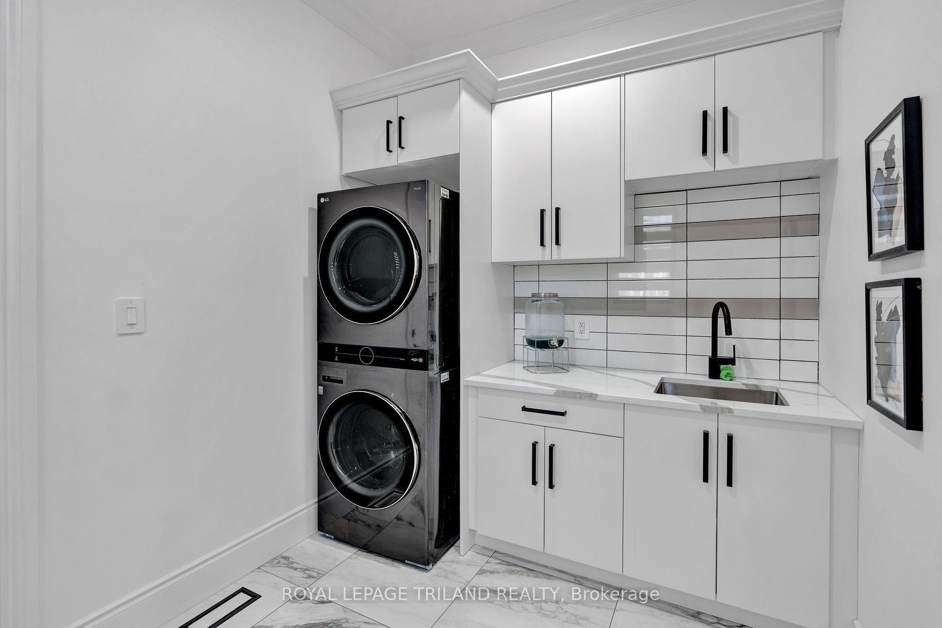 Epic main level laundry / mud room