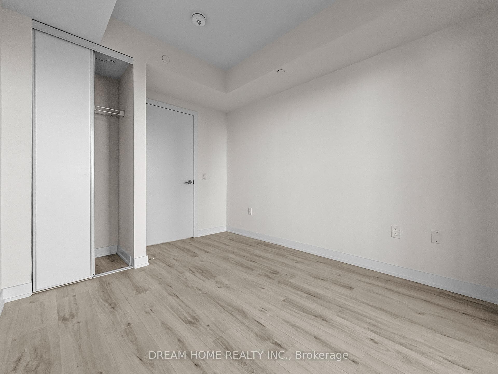 120 Broadway Avenue Unit 1002 photo 12