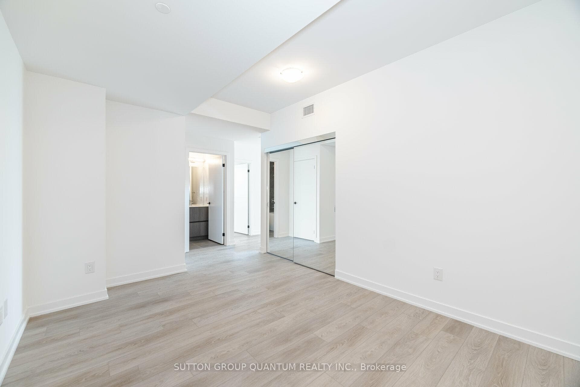 220 Missinnihe Way Unit 1305 photo 8