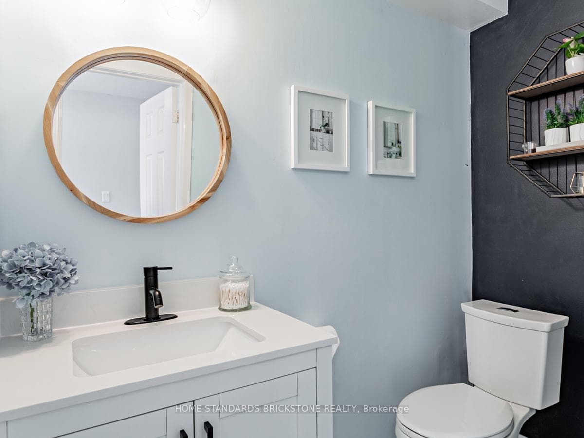 26 Poplar Crescent photo 32