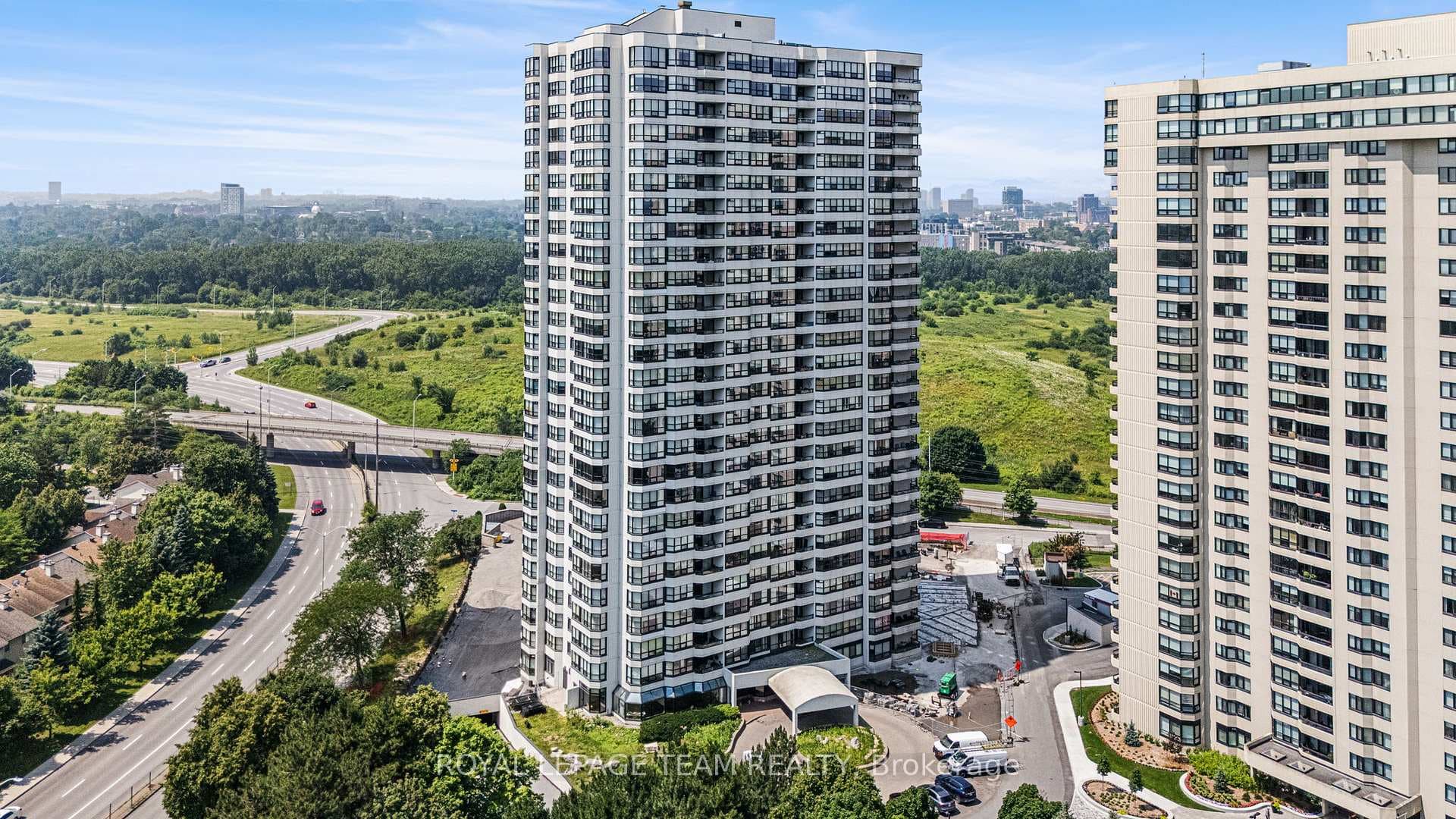 1510 Riverside Drive Unit 401 photo 2