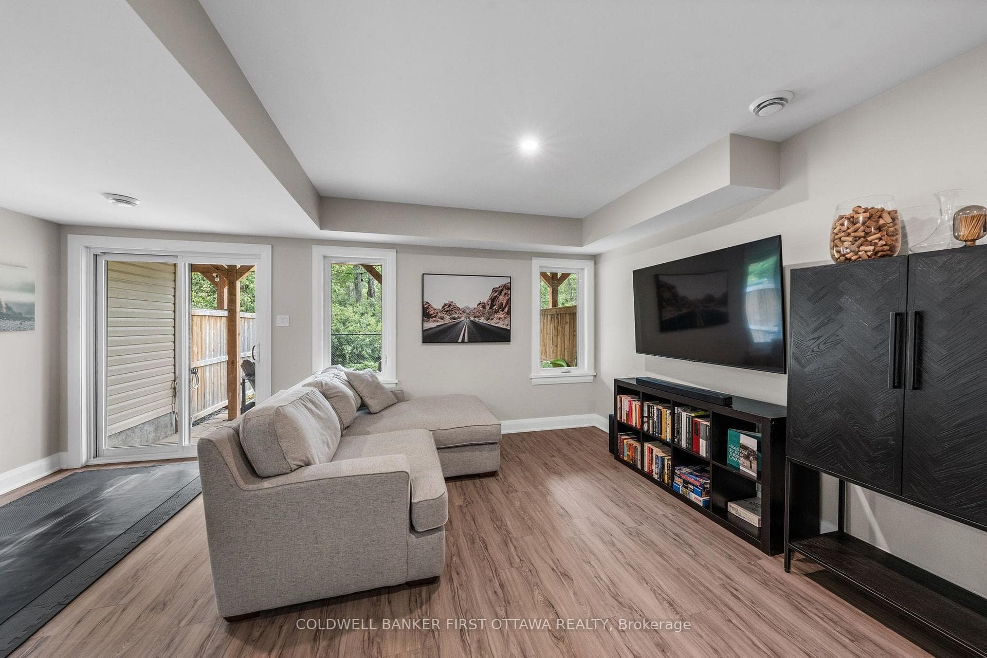 Home theatre space to unwind & relax!