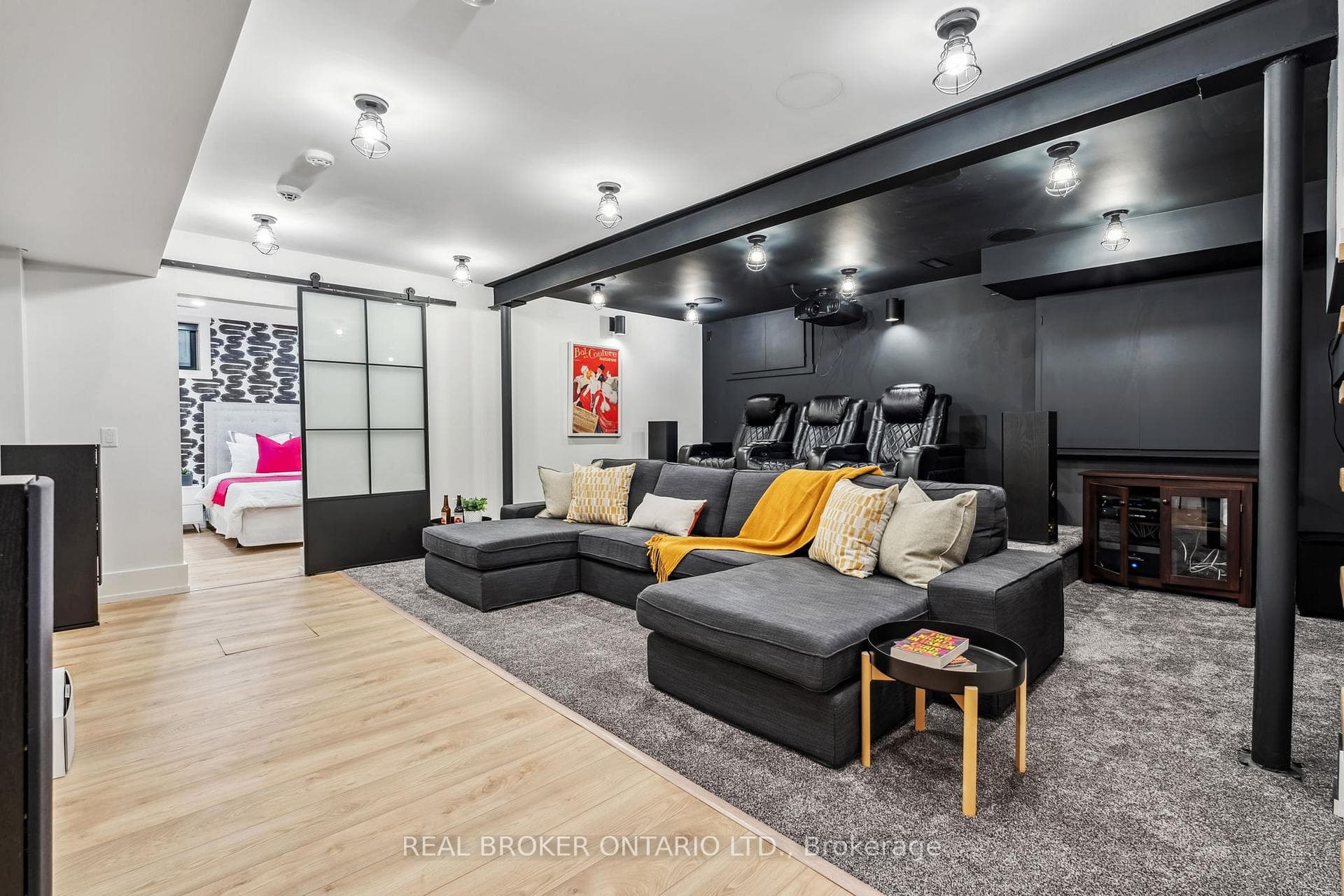 44 Hunt Club Drive photo 37