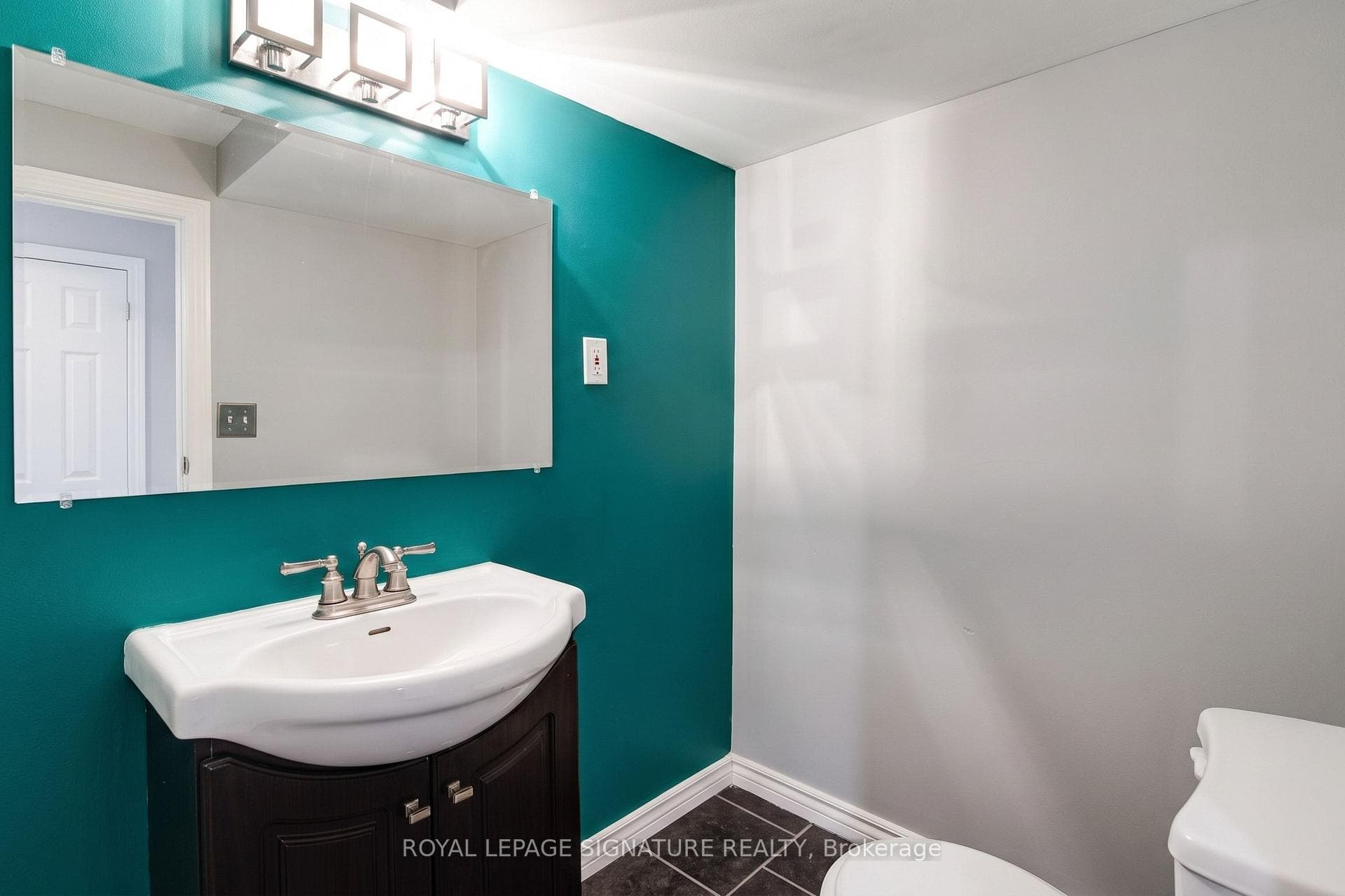 98 Falconer Drive Unit 41 photo 6