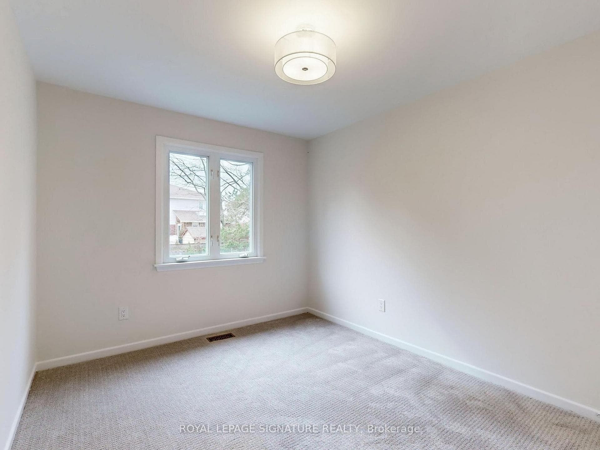 187 Cassandra Boulevard photo 26