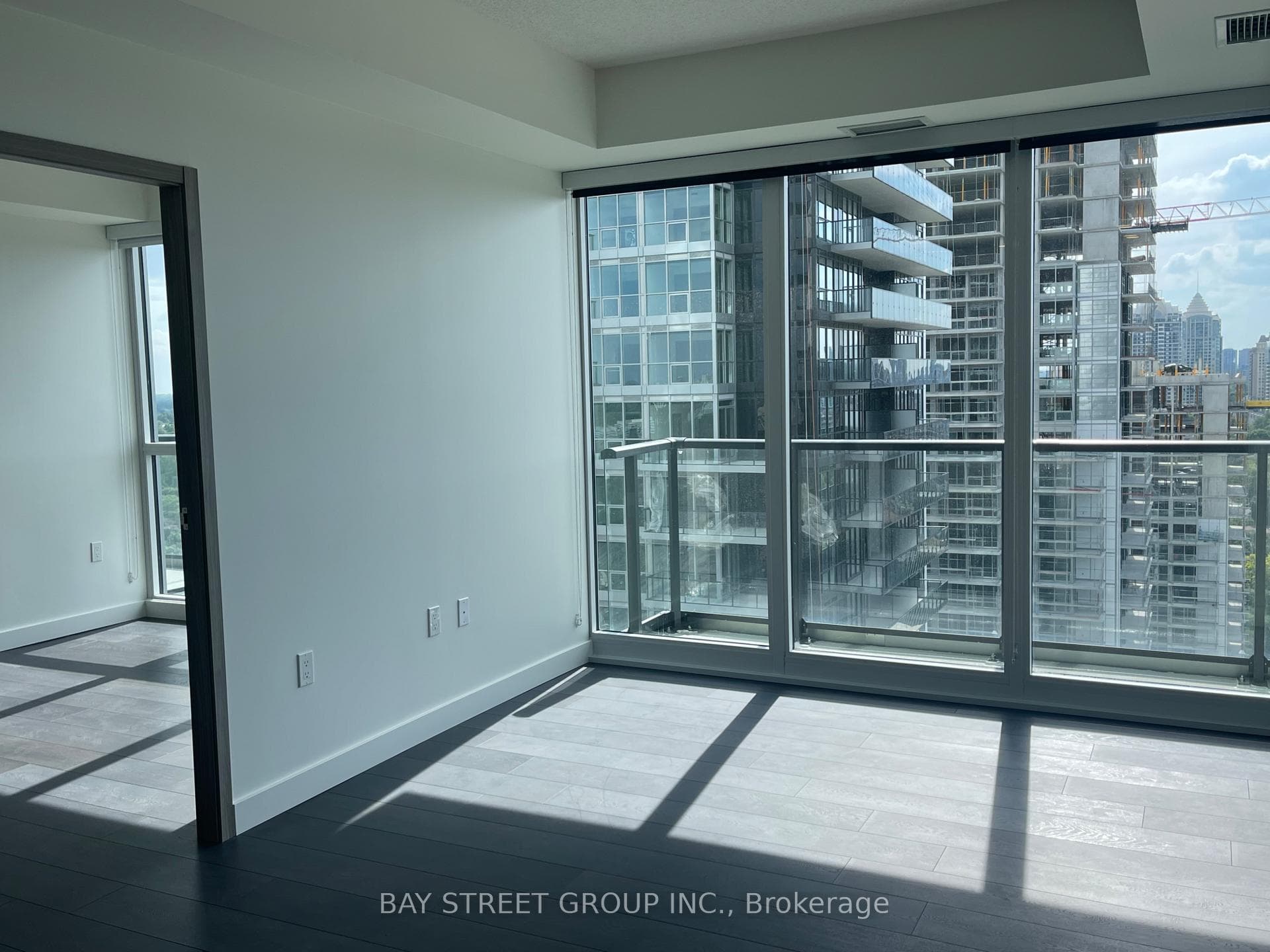 95 McMahon Drive Unit 2609 photo 2