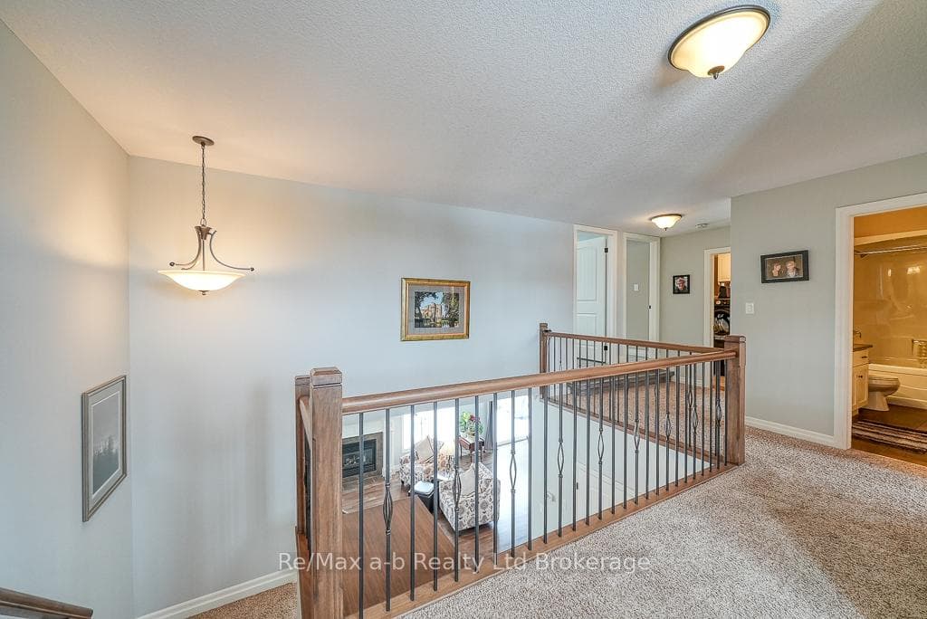 885 Ridgewood Drive photo 21