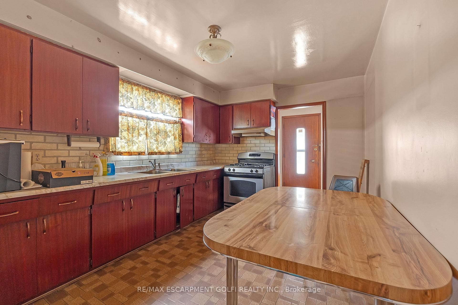 20 Walter Avenue photo 11