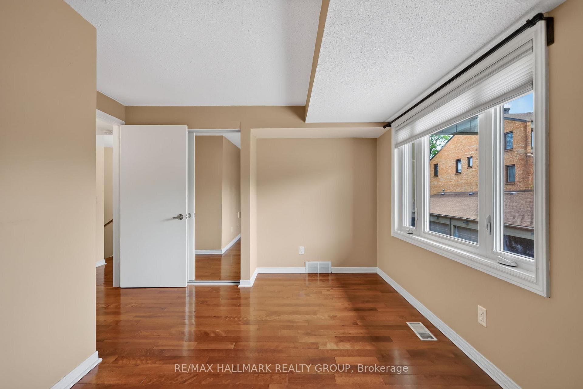 290 CATHCART Street Unit 22 photo 29