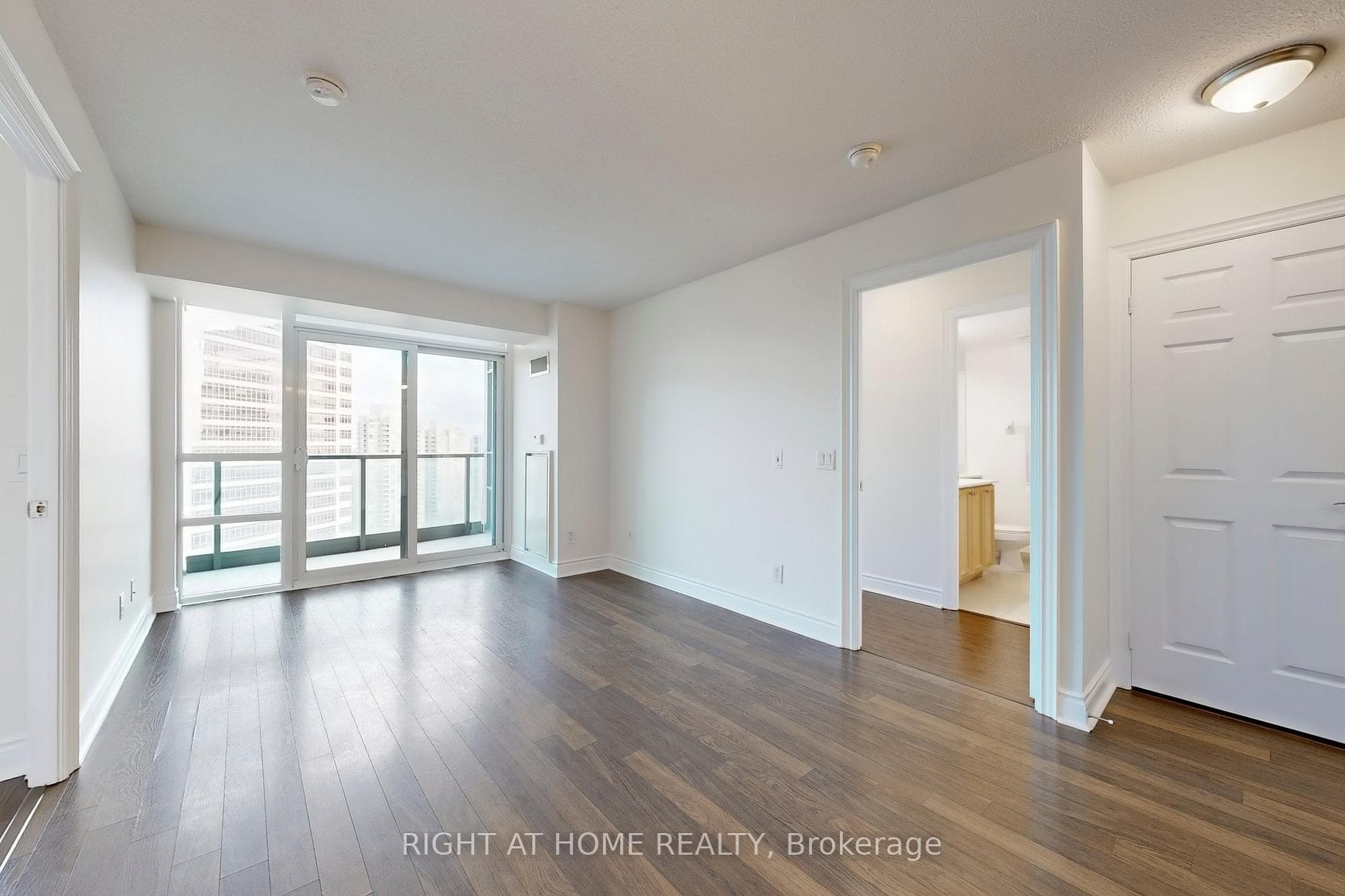 25 Greenview Avenue Unit 2021 photo 13