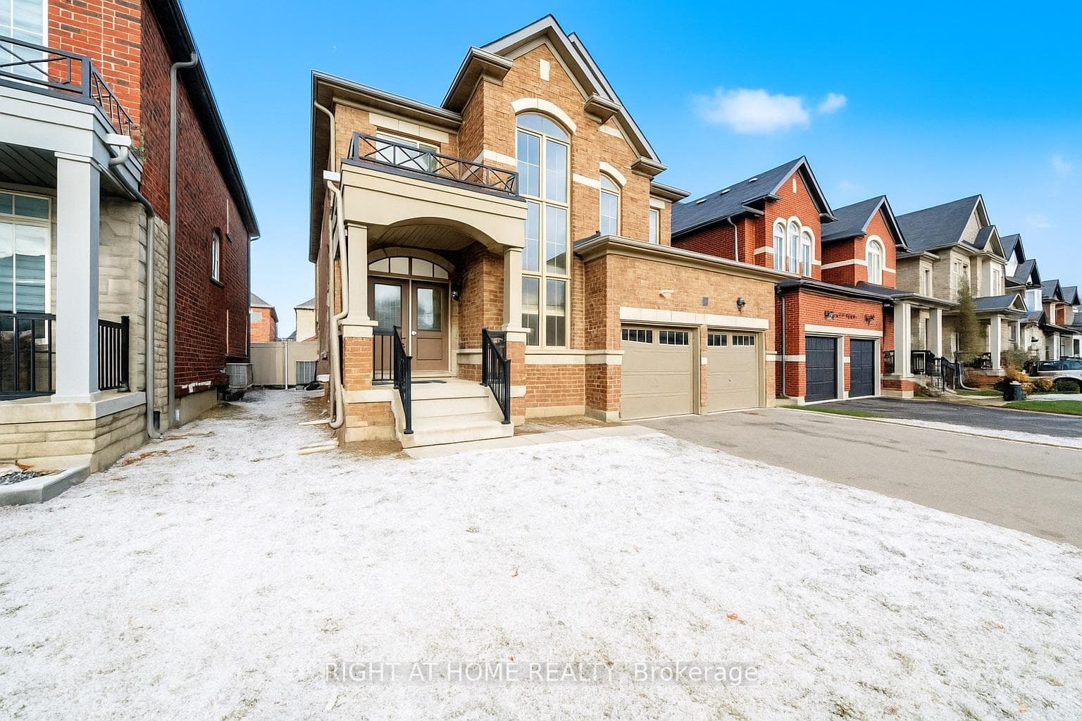 1016 Wickham Road photo 1