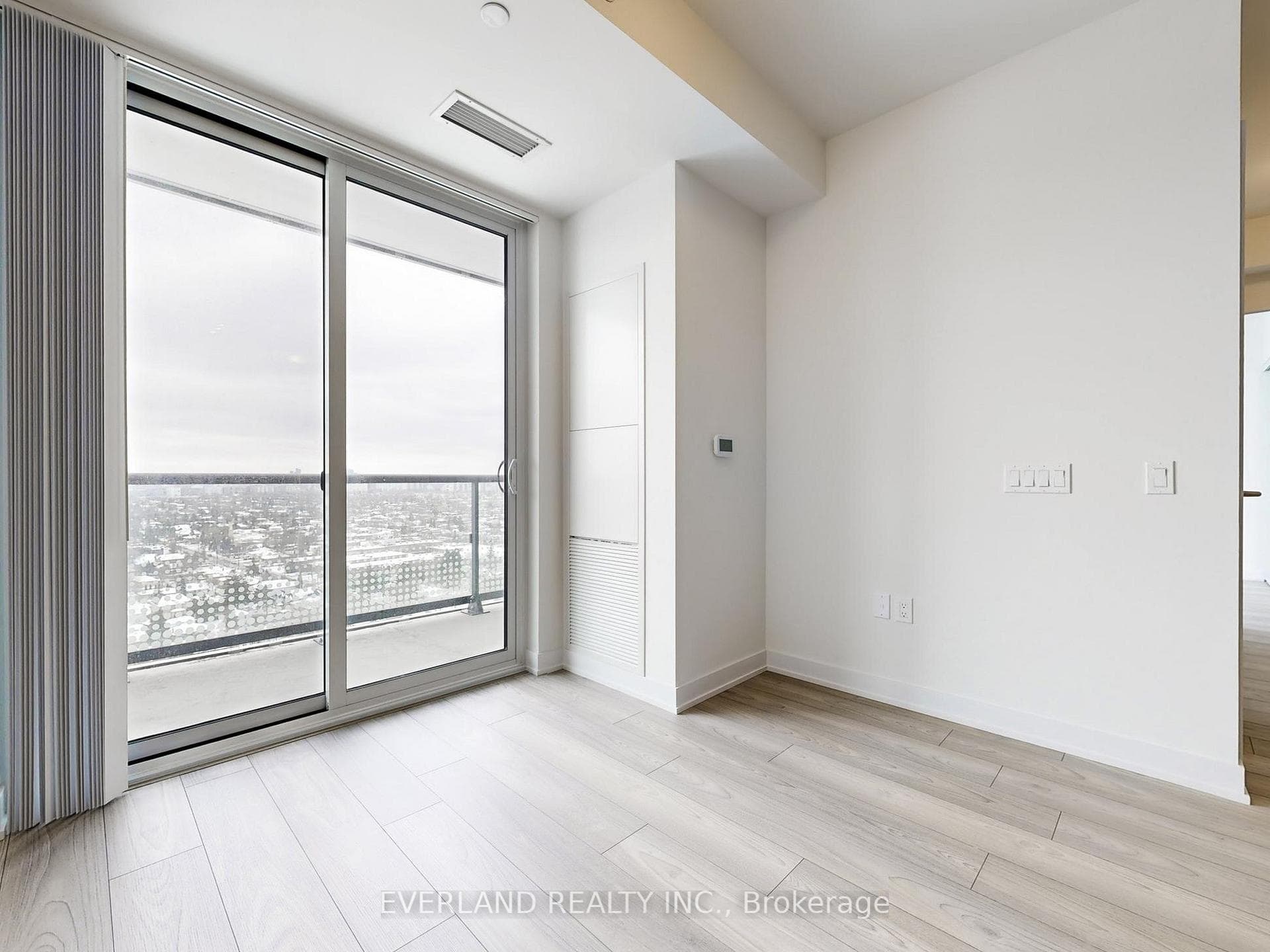 5858 Yonge Street Unit 2302 photo 4