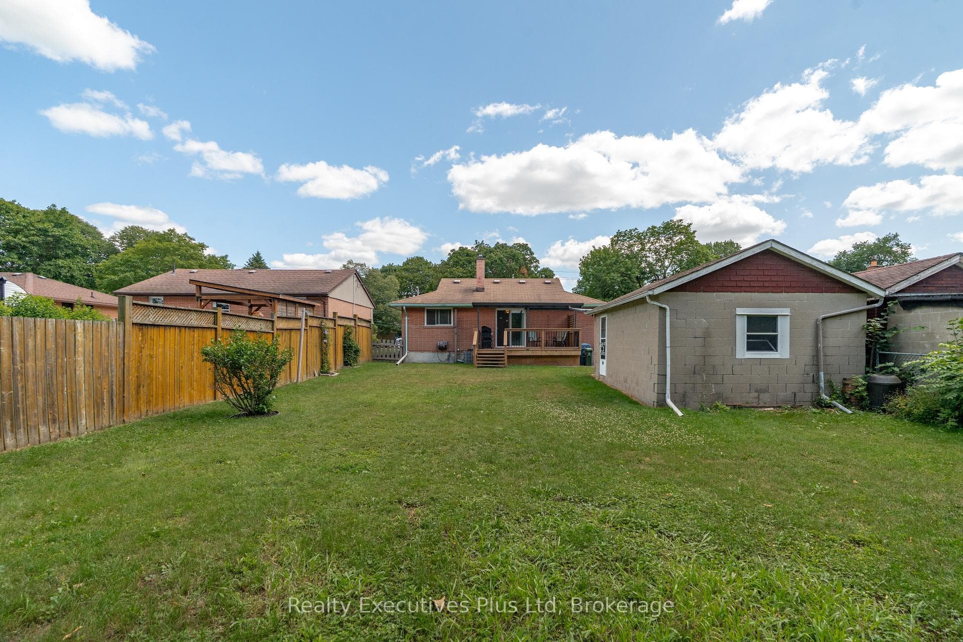 82 Cassino Avenue photo 42