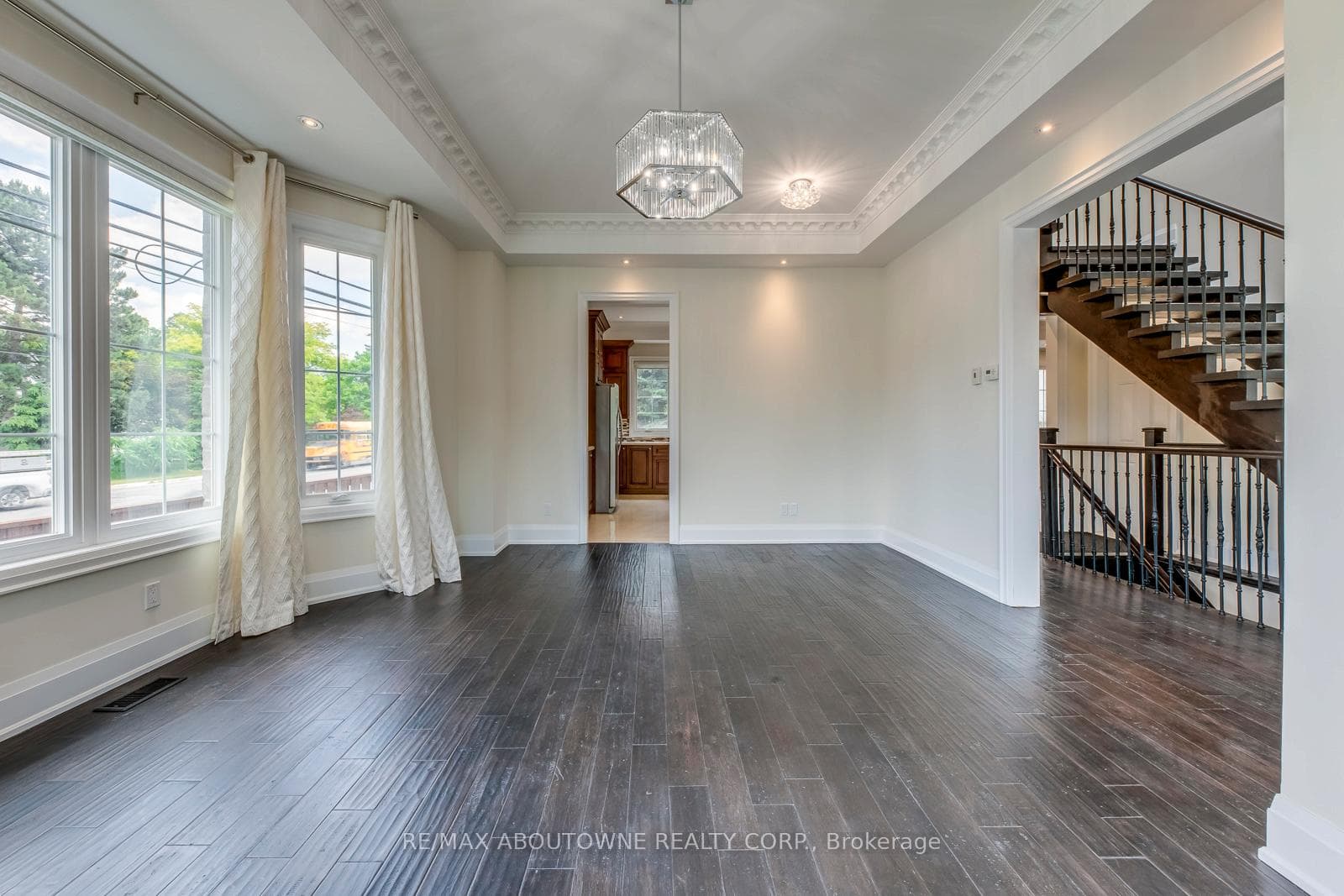 319 Holmes Avenue photo 6